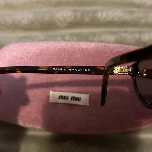 Miu Miu Regard oval sunglasses - Picture 5 of 10